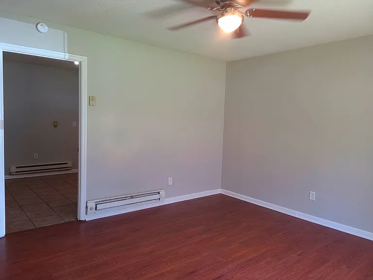 3329 Pinewood Ave #B — Photo 3