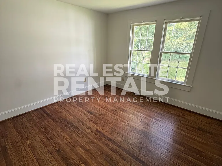 1224 Robinson Ave #1 — Photo 10