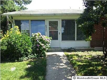 1st image of 653A Plymouth Dr