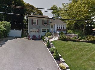 2 Bruce Ln S, Kings Park, NY 11754