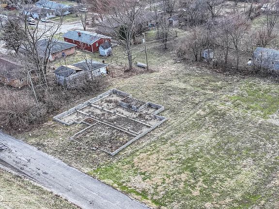 4th image of 2332 Hobart Rd