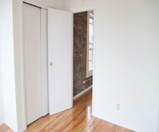 5th image of 42 King St