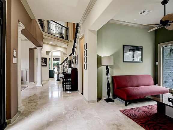 3rd image of 2312 Columbia Cir
