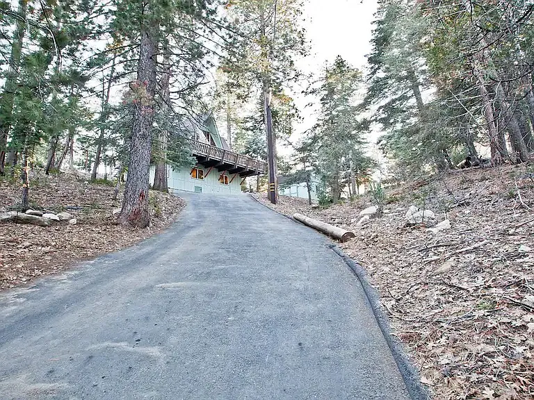 338 Brentwood Dr — Photo 2