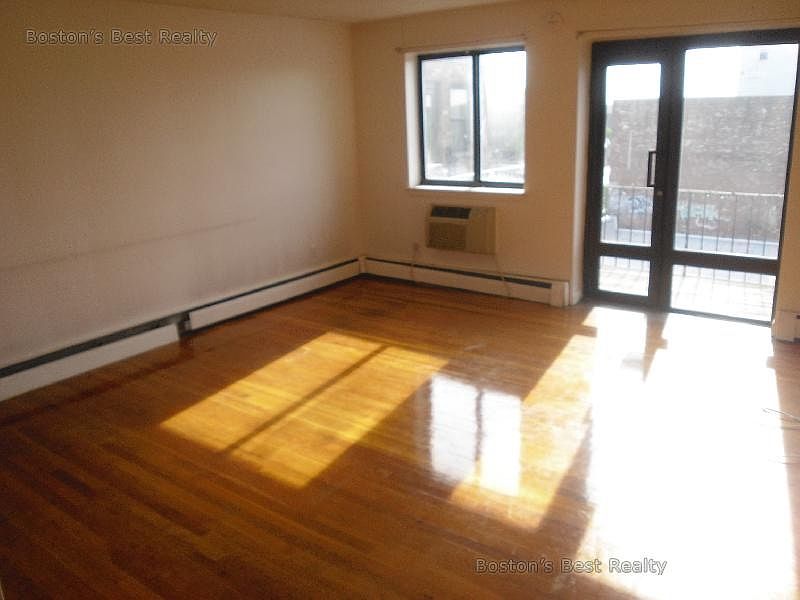2nd image of 1031 Commonwealth Ave