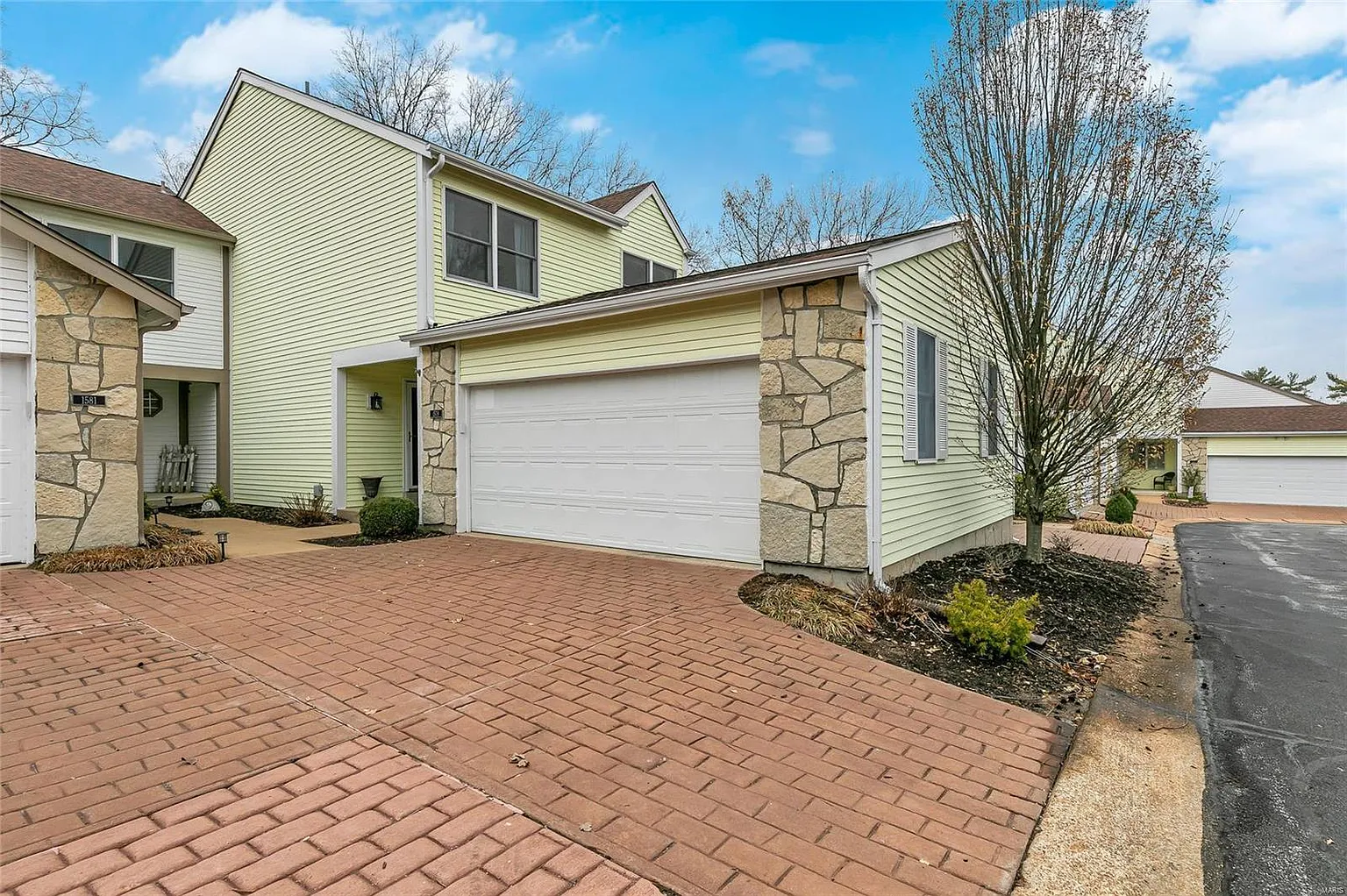 1579 Walpole Dr photo 1