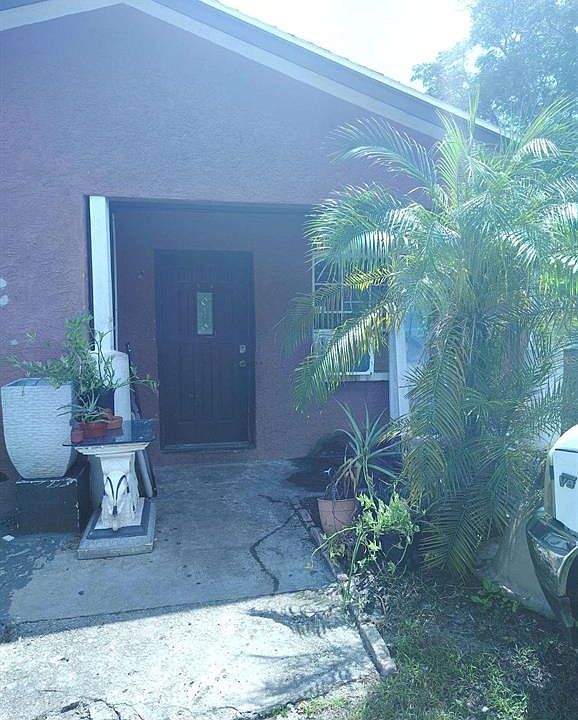 1st image of 7023 Sandhurst Dr