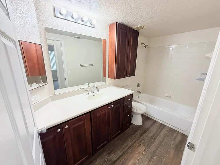 1302 Belmont Ln #1302 — Photo 10