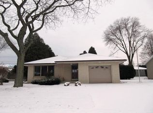 1015 Magnolia Ave, Manitowoc, WI 54220