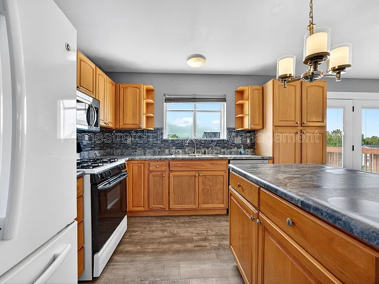 166 Royallprairie Ln — Photo 15
