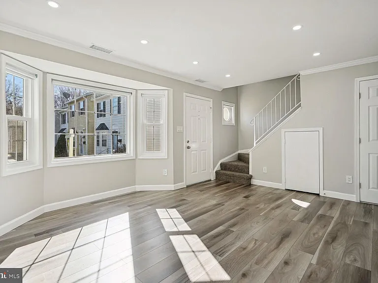 6003 Sweet Dale Ct — Photo 4
