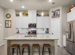 636 Mooney Dr, Saginaw, TX 76179