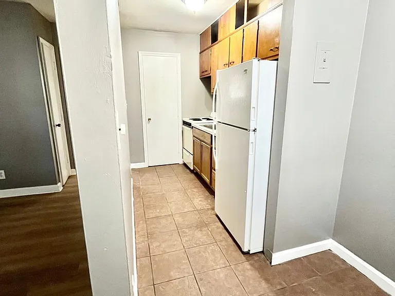 4012 Southern Parkway — Photo 21