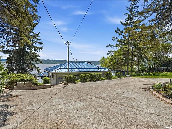 2nd image of 396 Pasqua Lake ROAD