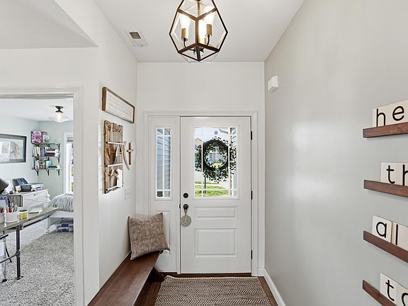 3rd image of 10410 Chesterhills Ct