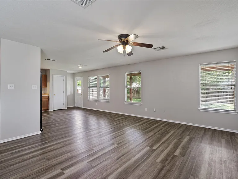 142 Jack Rabbit Ln — Photo 8