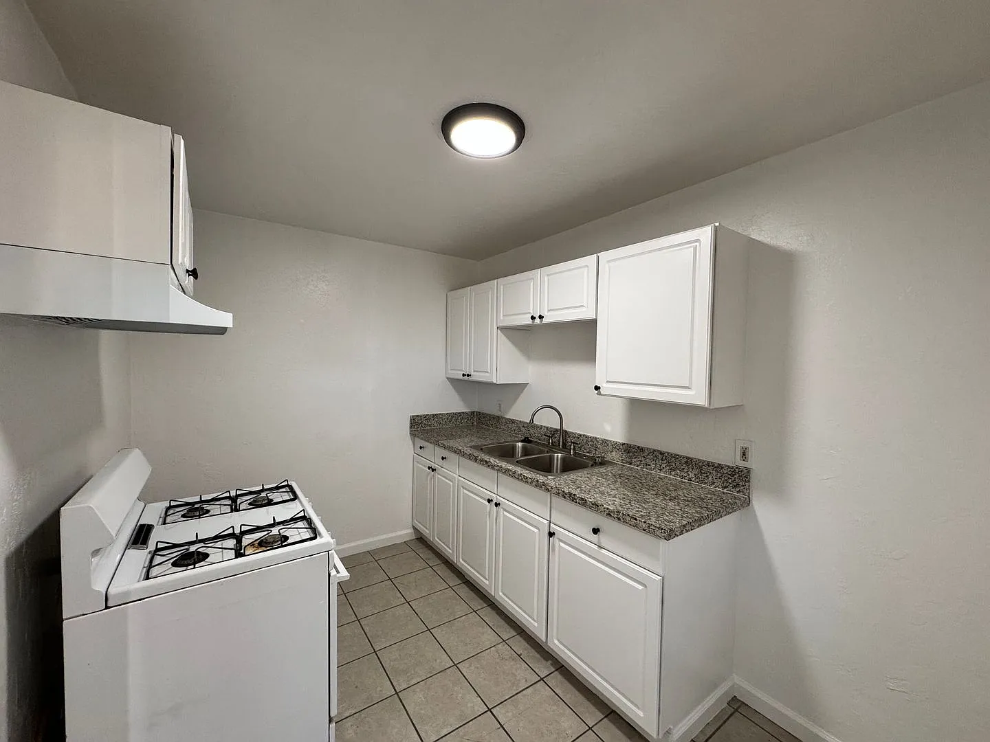 Beardsley Apartments — Photo 1