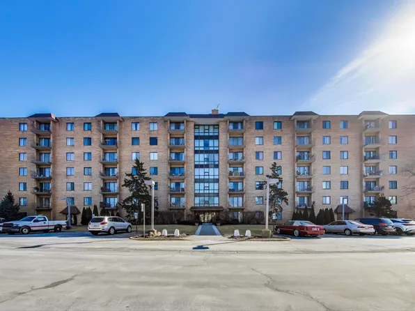 1727 W Crystal Ln Unit 705, Mount Prospect, IL 60056