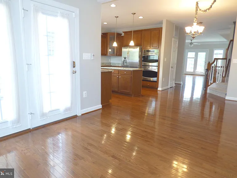 1604 Kinnaird Ter NE — Photo 9