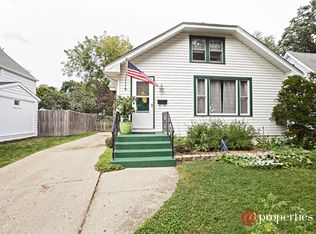 918 W Pacific Ave, Waukegan, IL 60085