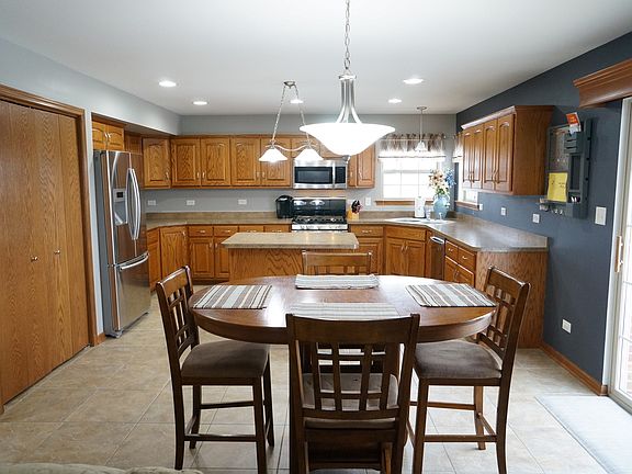 5th image of 24323 Illini Ct