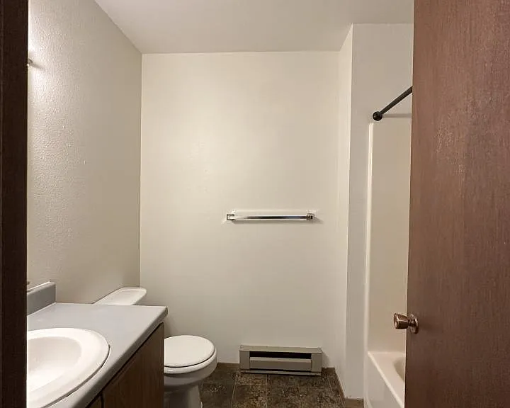 980 N 17th St #10 — Photo 7