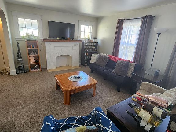 3rd image of 353 Nassau Ave