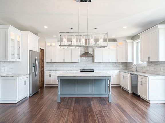 3rd image of 15175 Marco Ct