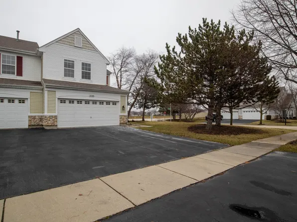 1420 White Pine Ln, Bolingbrook, IL 60490