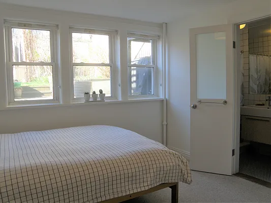 Rented by Douglas Elliman | media 23