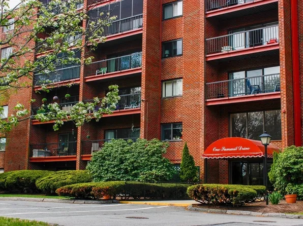 1 Summit Dr APT 24, Reading, MA 01867