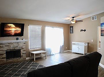 2nd image of 2157 Oak Ave