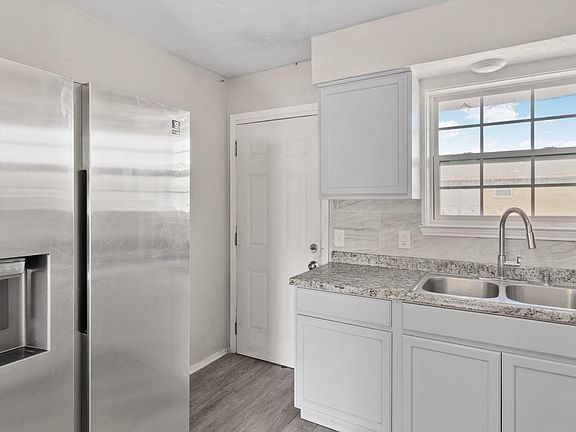 2nd image of 8001 South Loop E APT 116