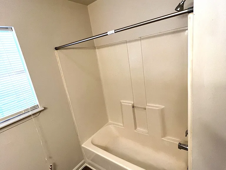 706 Vermont Ave — Photo 5