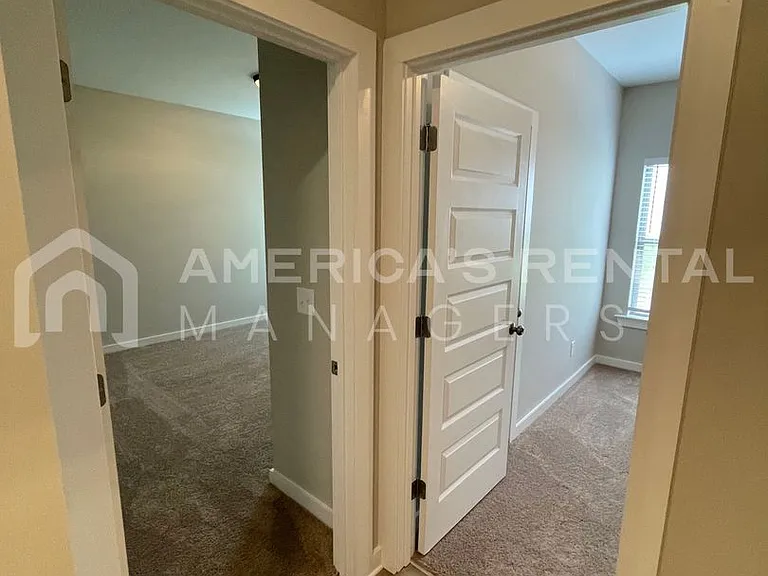 10316 Middleton Rd — Photo 16