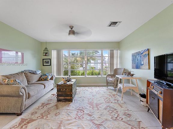 3rd image of 2638 Gately Dr E APT 85