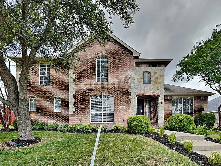 6801 Essex Dr — Photo 1