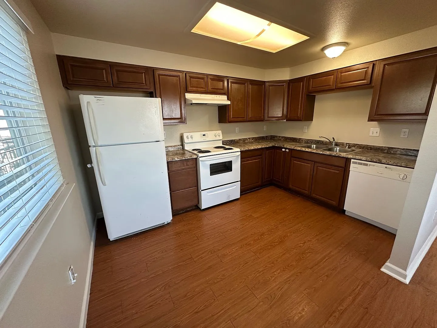 6-Parker Ave, 1630 — Photo 4