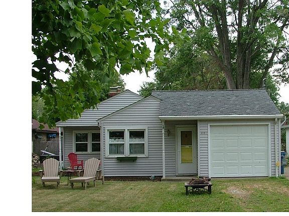 2nd image of 4361 Edgewater Dr