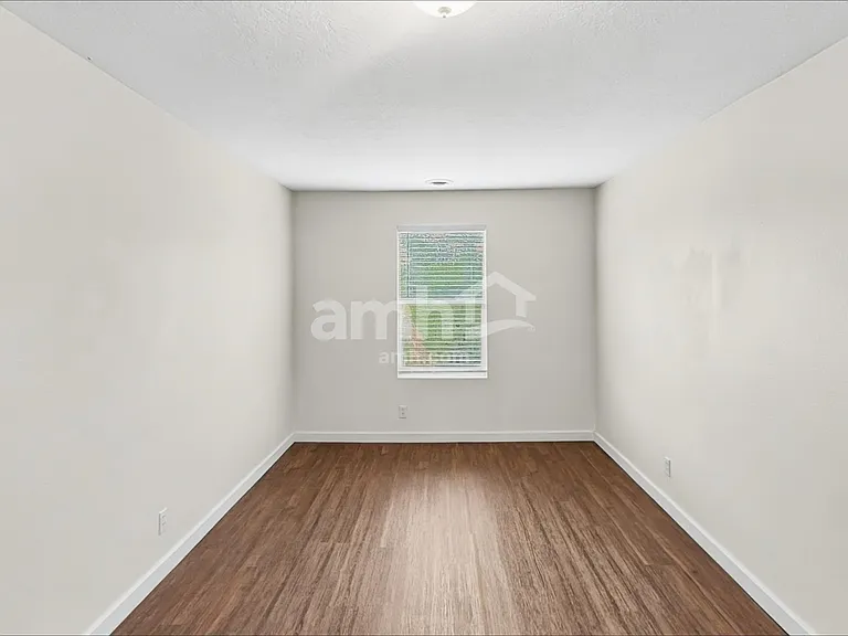 19735 Susquehanna Way — Photo 9