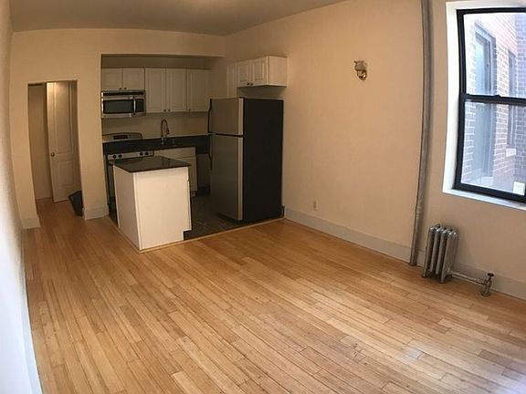 5th image of 941 Washington Ave APT 2I