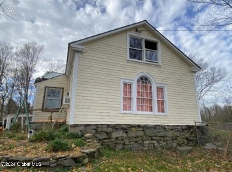 2nd image of 490 Geer Road