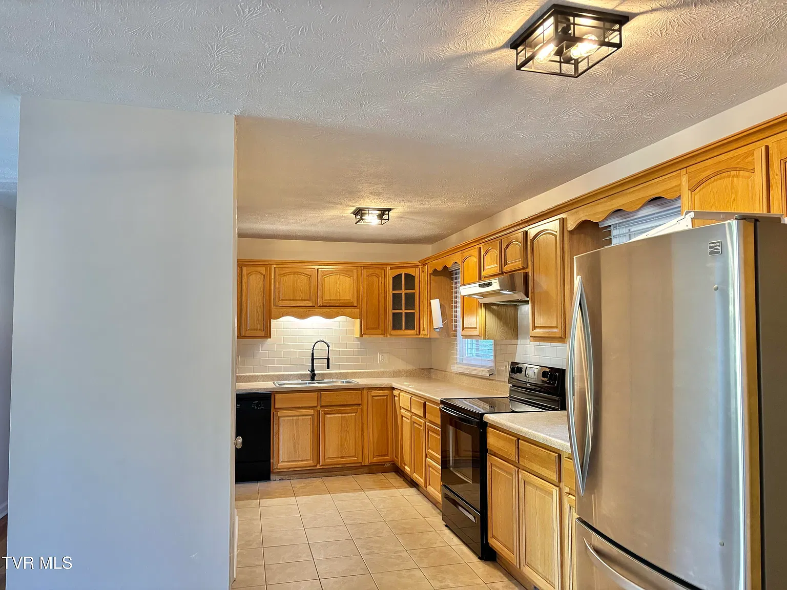 3 bed, 1200 sqft, $1,500 — Photo 3