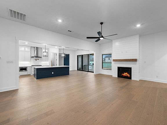 7th image of this home