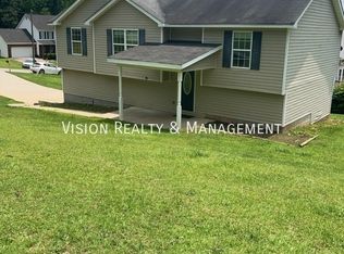 161 Emerald Pointe Dr, Carrollton, GA 30116