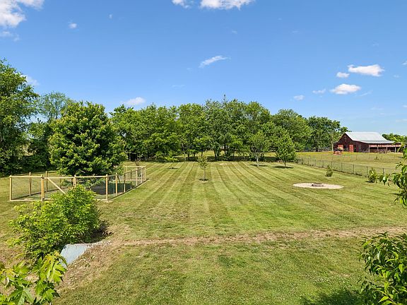 3rd image of 76 Mann Rd