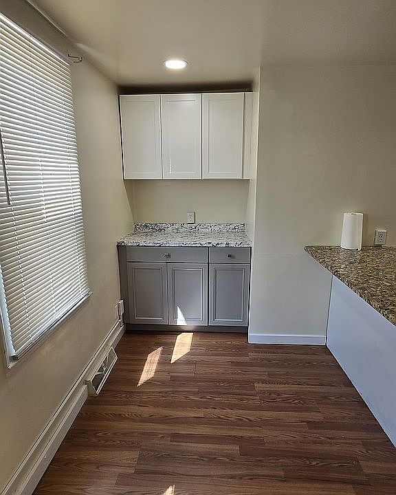 1st image of 276 E Broadway
