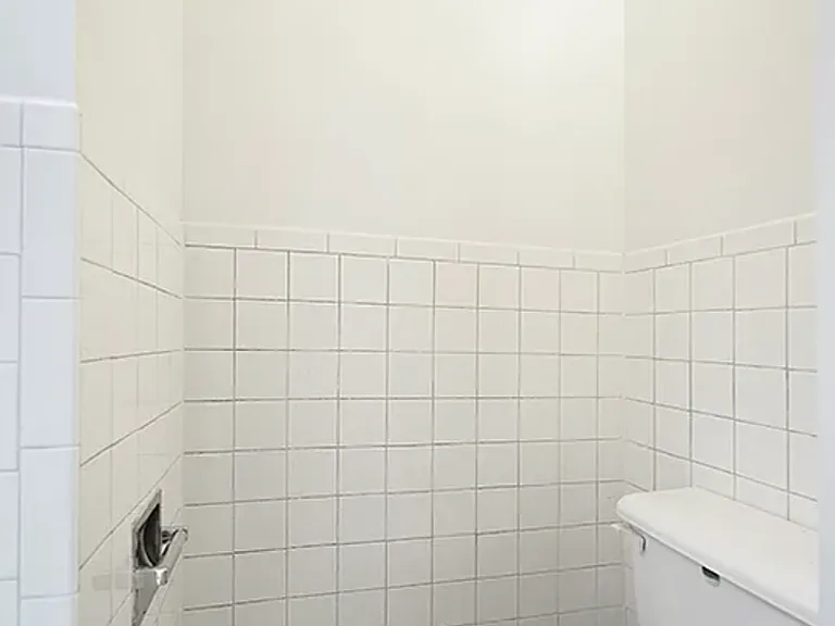 443 E 6th St #2 — Photo 7