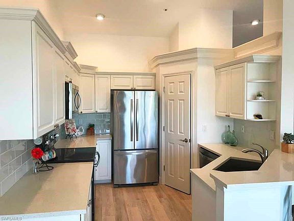 4th image of 27090 Lake Harbor Ct APT 201