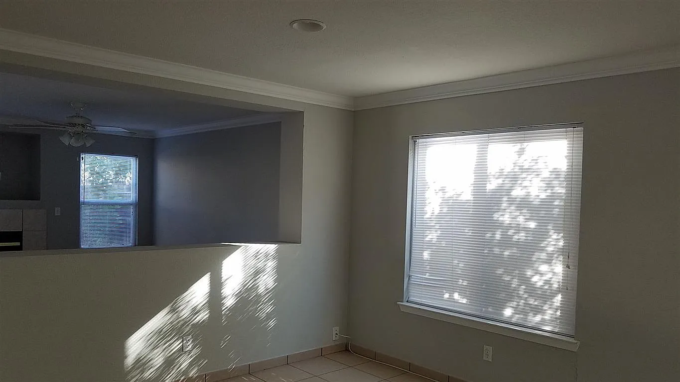 1 Casper Ct — Photo 2